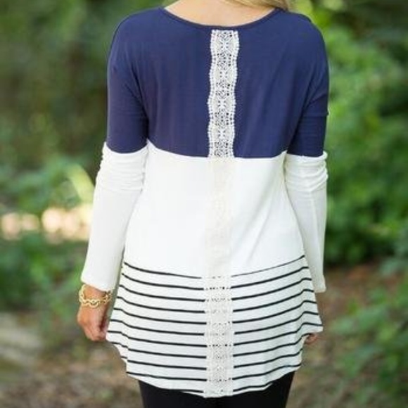 Back Lace Color block Long Sleeve tunic NWOT - Picture 2 of 3